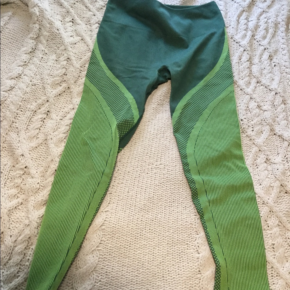 Fabletics High Waisted Turbo Leggings, Size M, Sycamore/Citron